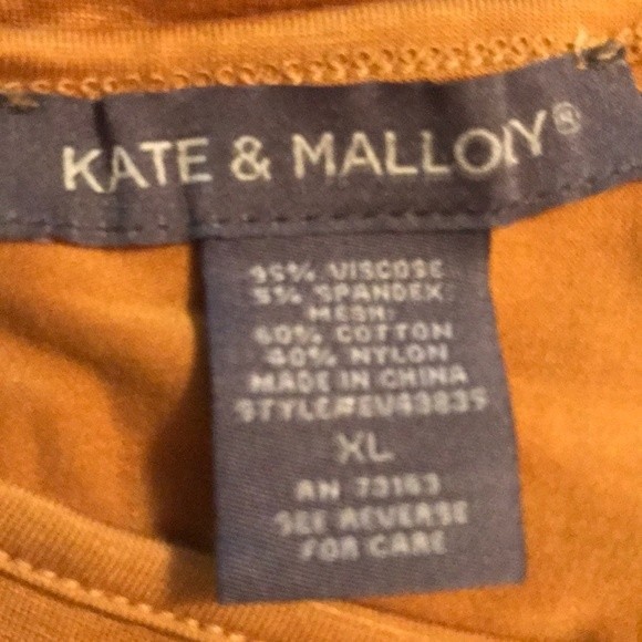 Kate & Mallory Lace Detailed Hi-Lo Top - NWT - Picture 6 of 6